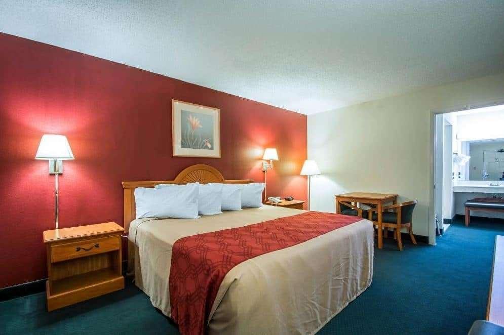 High Springs Soon To Be Clarion Pointe 2* Alachua