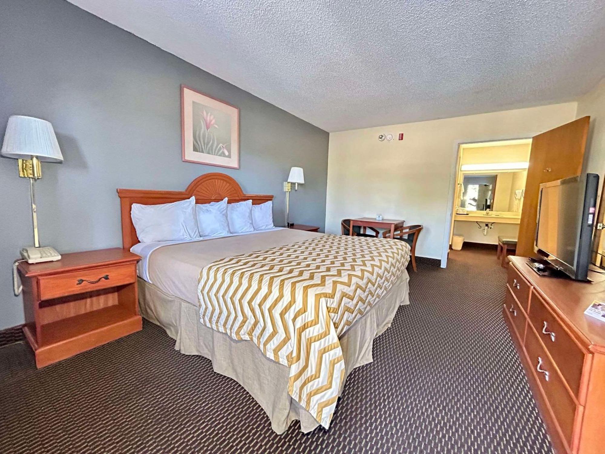 High Springs Soon To Be Clarion Pointe 2* Alachua