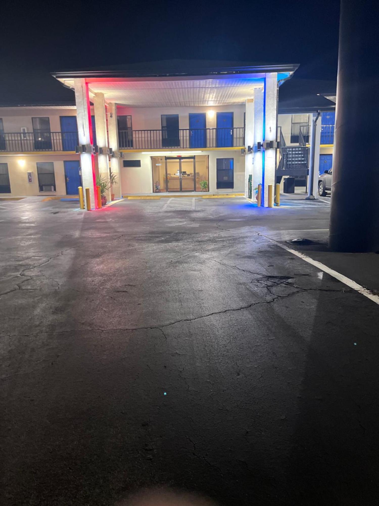 Hotel High Springs Soon To Be Clarion Pointe 2*