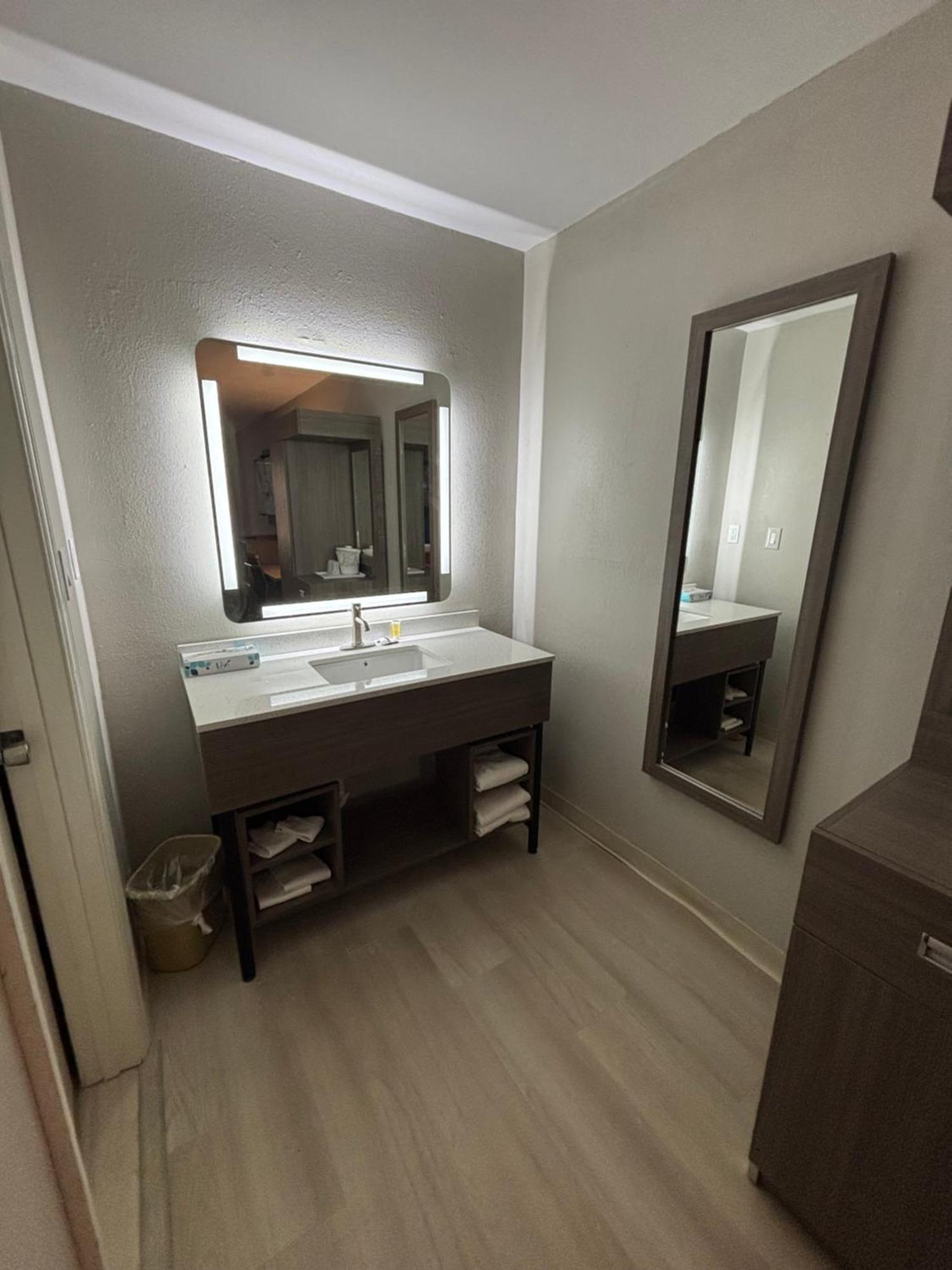 High Springs Soon To Be Clarion Pointe Hotel 2*