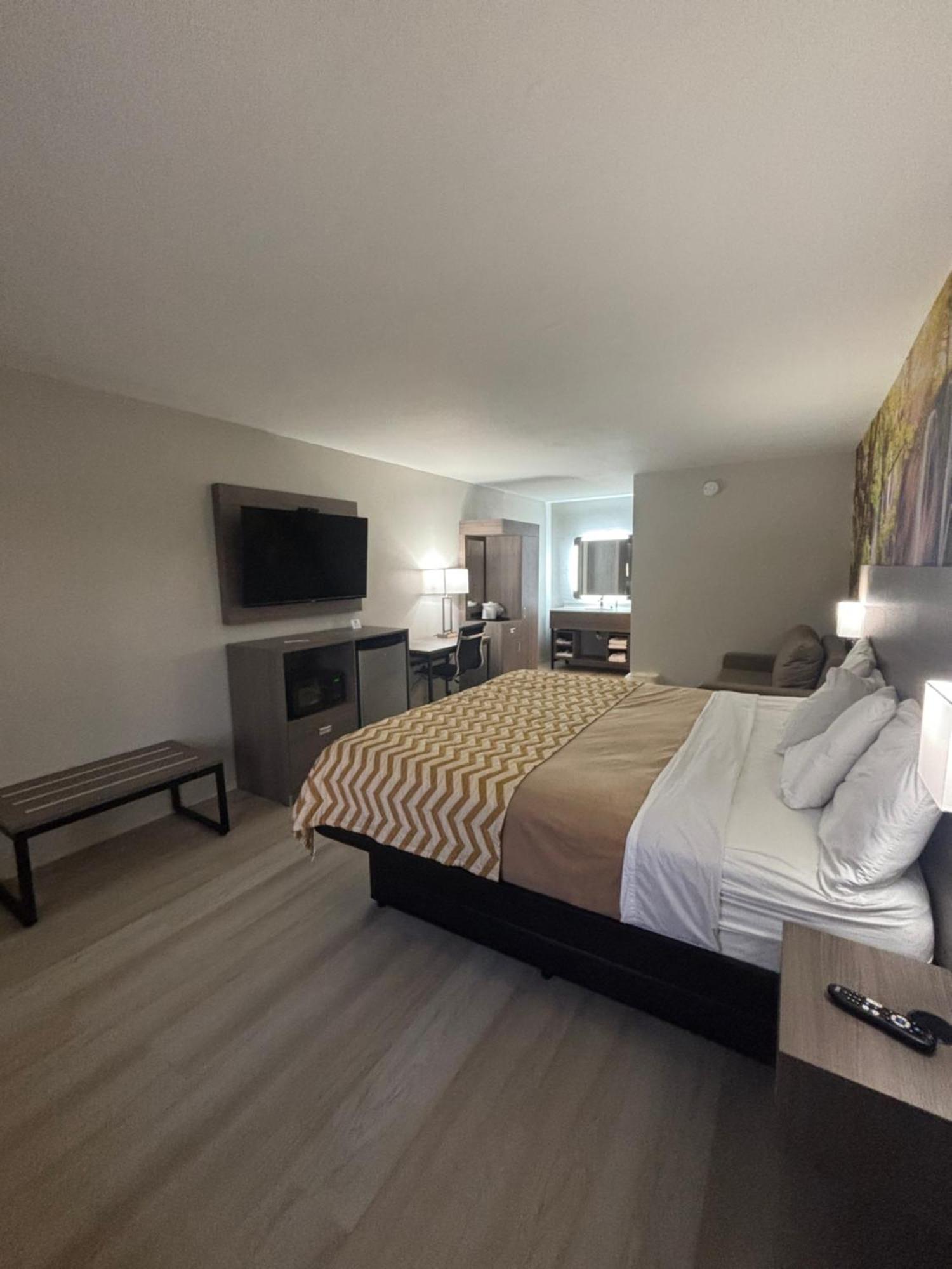 Hotel High Springs Soon To Be Clarion Pointe