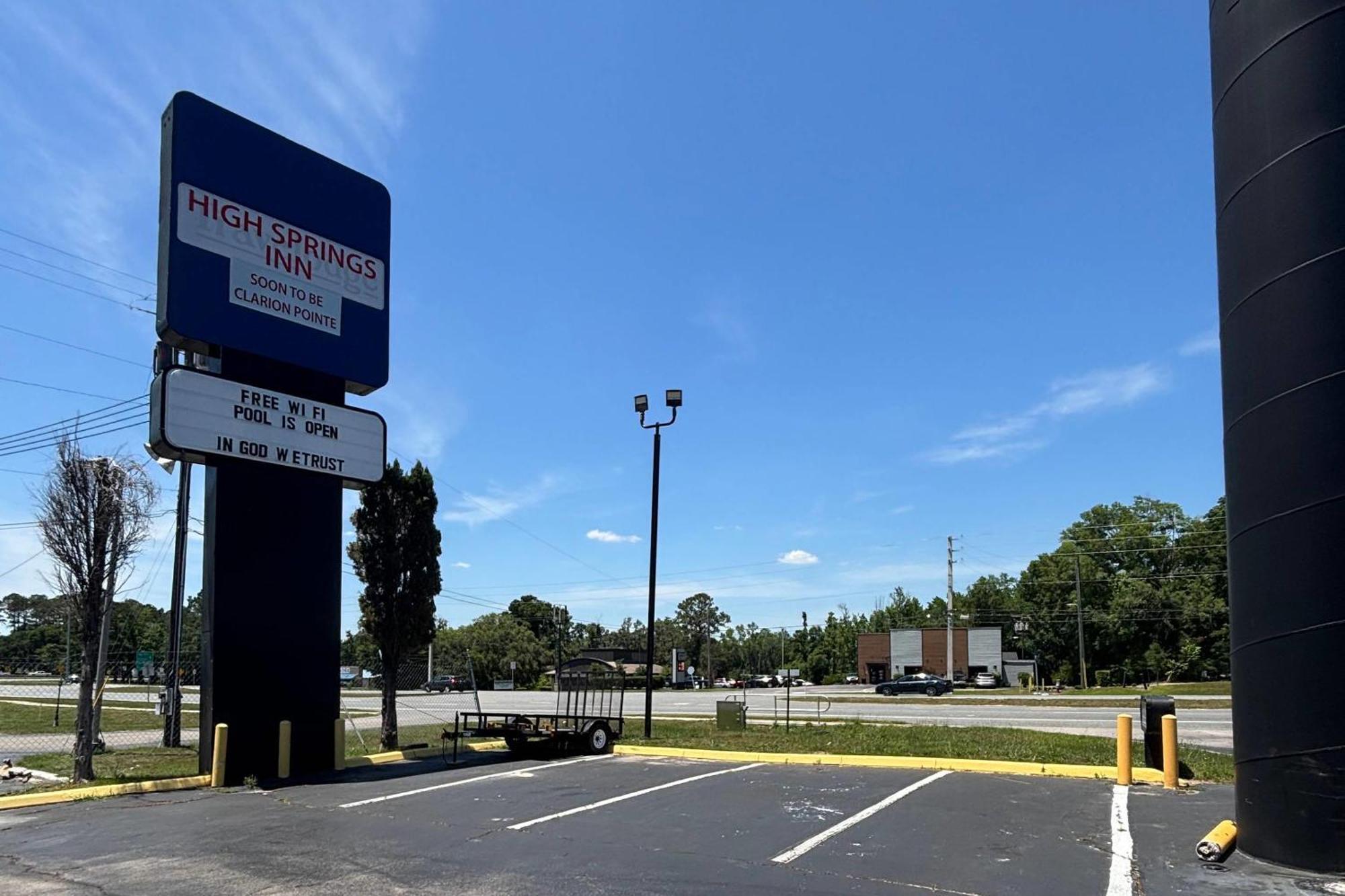 High Springs Soon To Be Clarion Pointe 2*