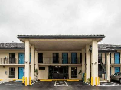 Hotel High Springs Soon To Be Clarion Pointe